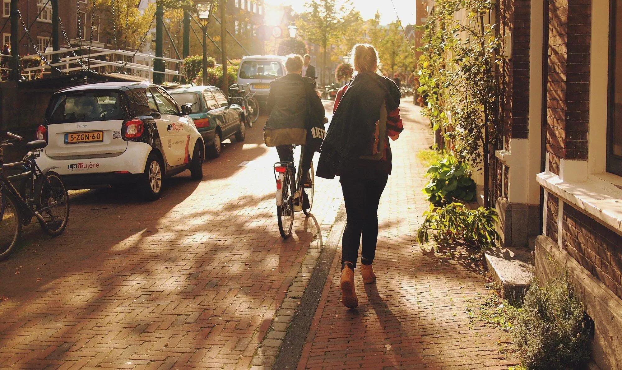 Urban Vacation Rental Tips: Attracting City Explorers
